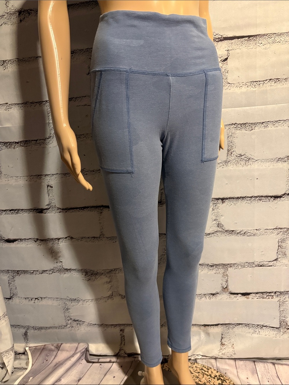 Aerie Leggings With Pockets Size Medium